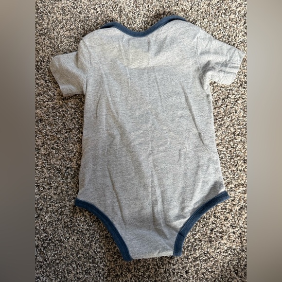 Nike Gray and Navy Baby Boy Bodysuit Size 6-9 Months - Picture 3 of 3
